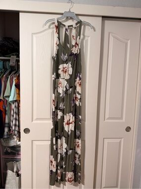 Size S Olive Green Floral Maxi Dress